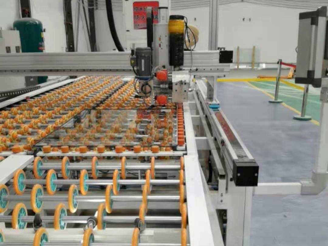 福威钢化玻璃德国进口全自动精密机床